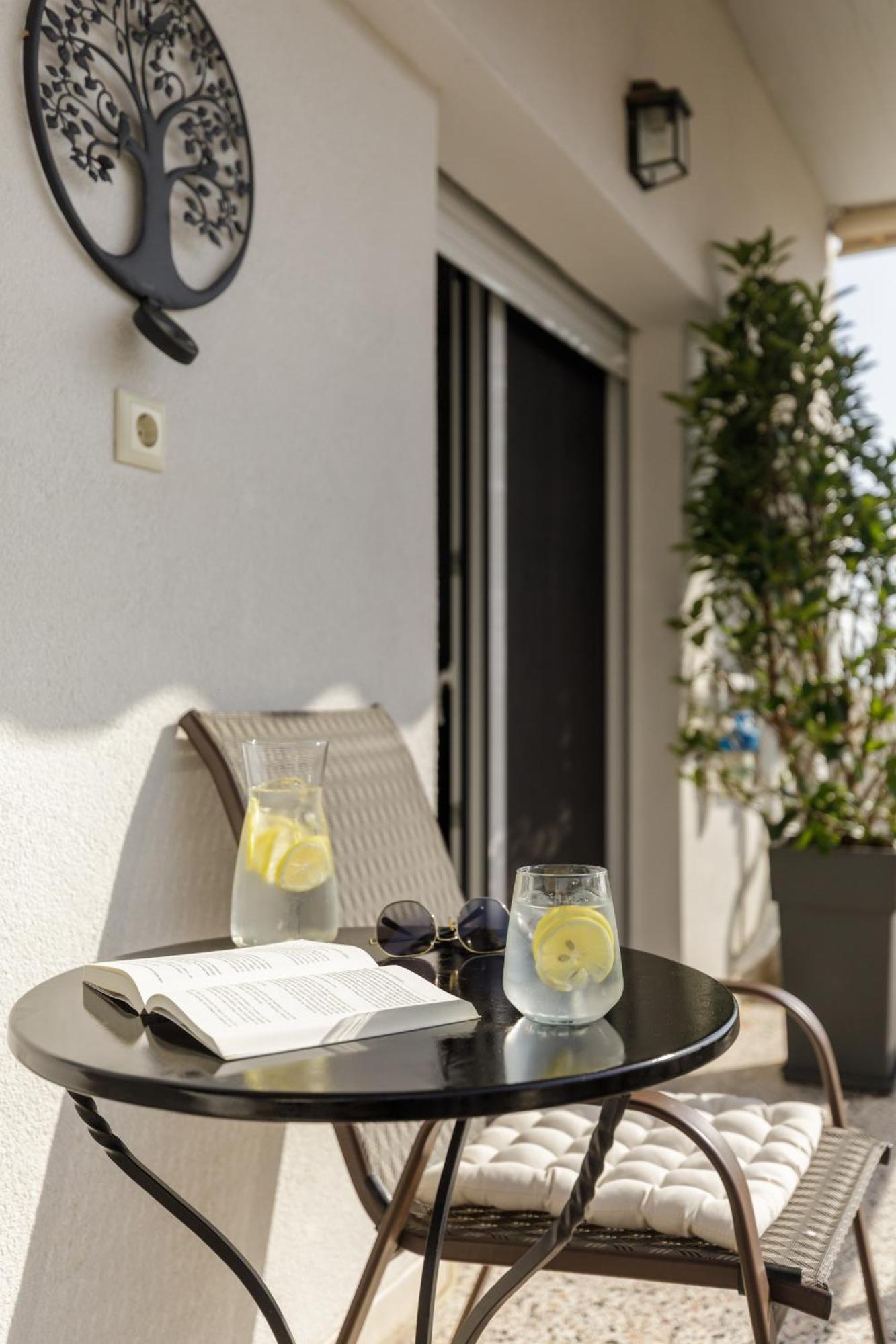 53 Central Luxury Apartment Kalamaria Thessaloníki Eksteriør billede